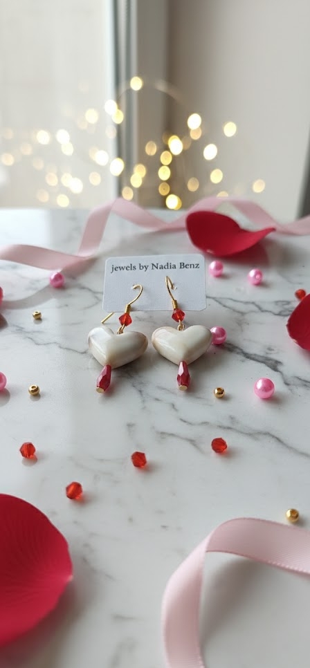 boucles d'oreilles "battement de cœur" – acrylique & cristal de verre en acier inox. boucles d'oreilles "battement de cœur" – acrylique & cristal de verre en acier inox.