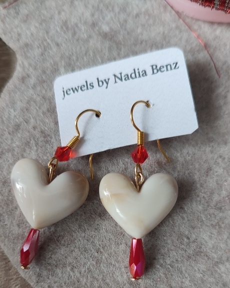boucles d'oreilles "battement de cœur" – acrylique & cristal de verre en acier inox. boucles d'oreilles "battement de cœur" – acrylique & cristal de verre en acier inox.